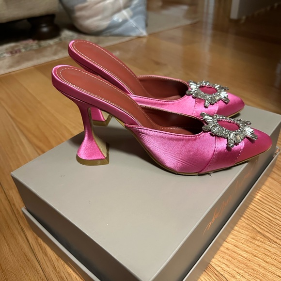 Pink heels - Picture 2 of 4